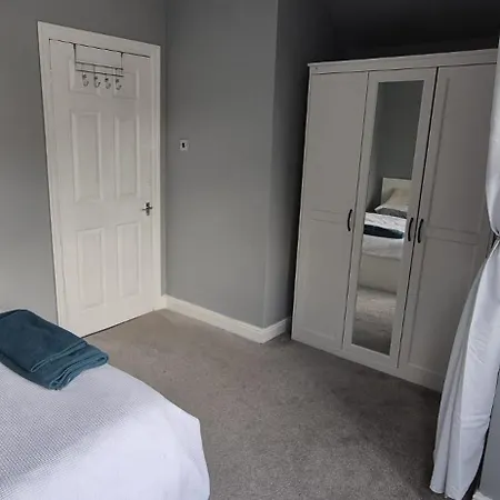 Tatil Evi Cosy Near Arena & Leeds Airport Two Bedroom House