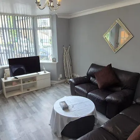 Cosy Near Arena & Leeds Airport Bradford (West Yorkshire)