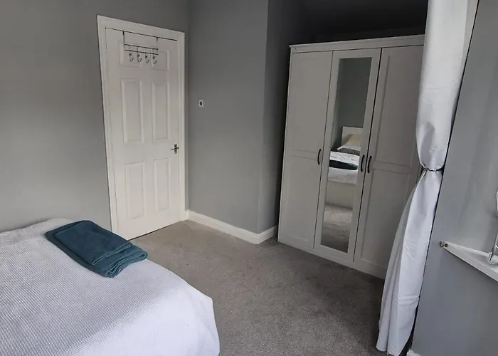 Tatil Evi Cosy Near Arena & Leeds Airport Two Bedroom House