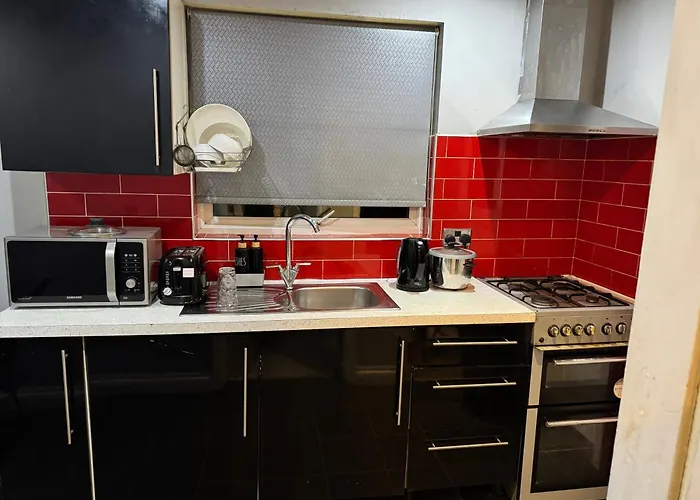 Holiday home Cosy Near Arena & Leeds Airport Two Bedroom House