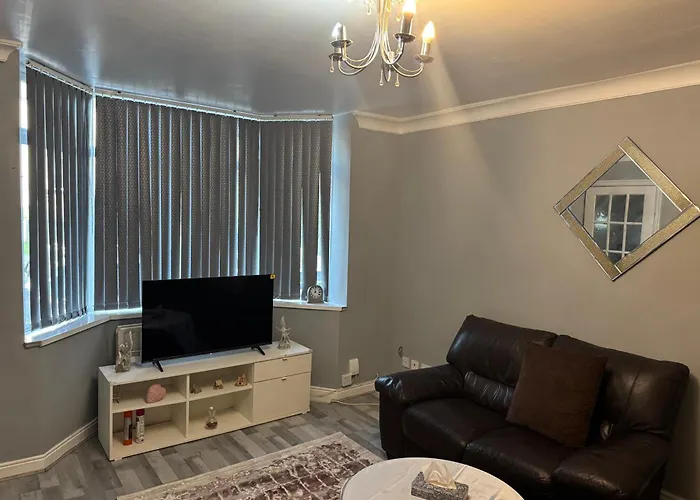 Holiday home Cosy Near Arena & Leeds Airport Two Bedroom House *