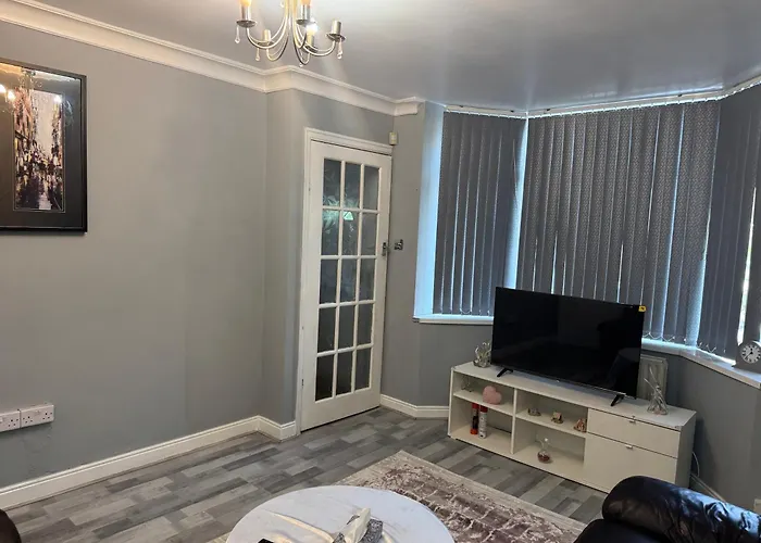 Cosy Near Arena & Leeds Airport Two Bedroom House Tatil Evi *