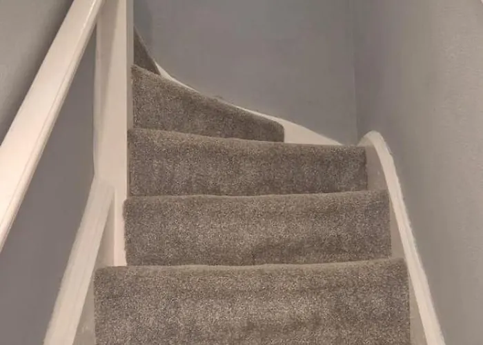 別荘 Cosy Near Arena & Leeds Airport Two Bedroom House ブラッドフォード